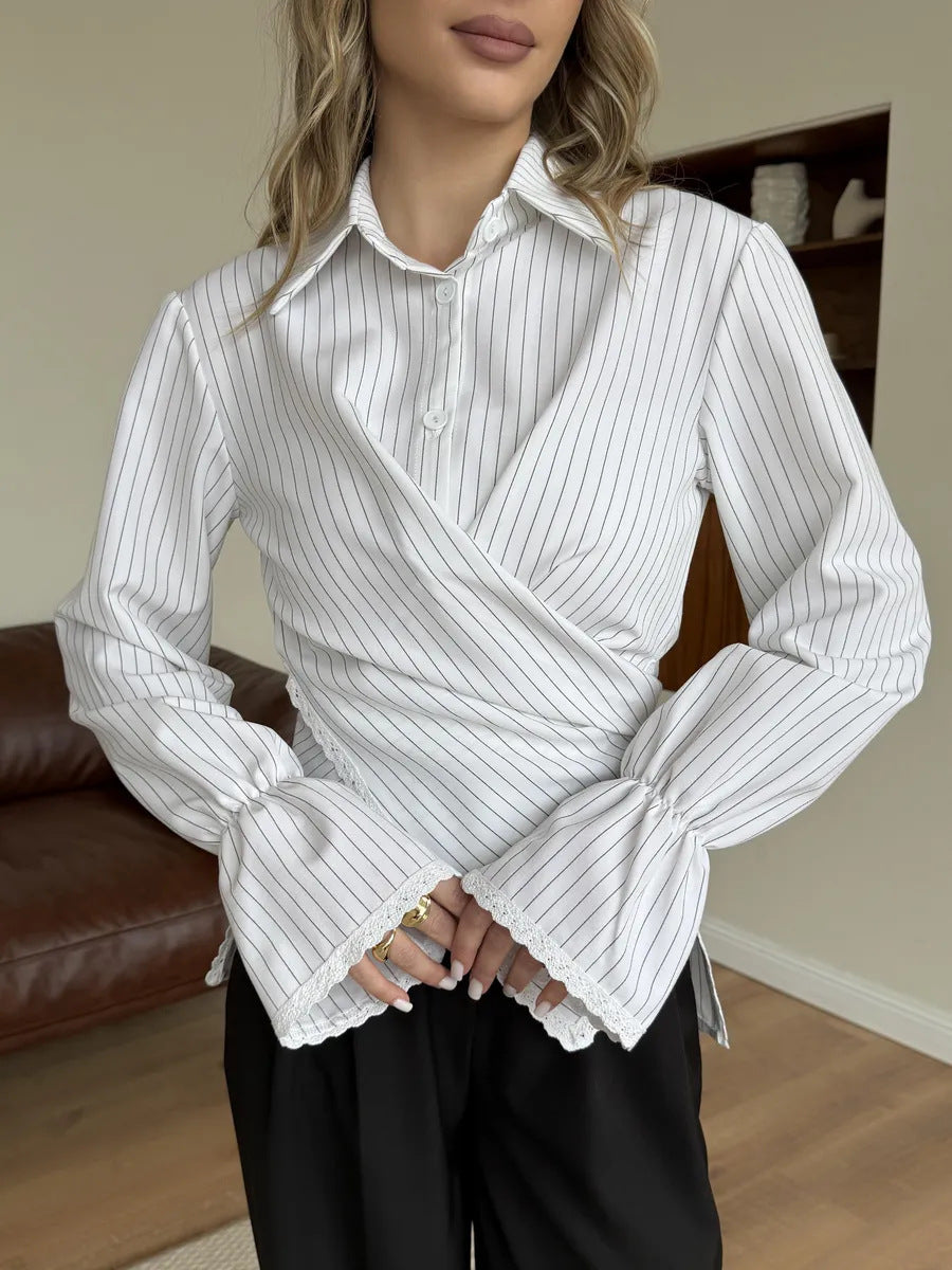 Damen nan taillierte Wickelbluse mit Spitzenrand und feinen Längsstreifen Shop Nory