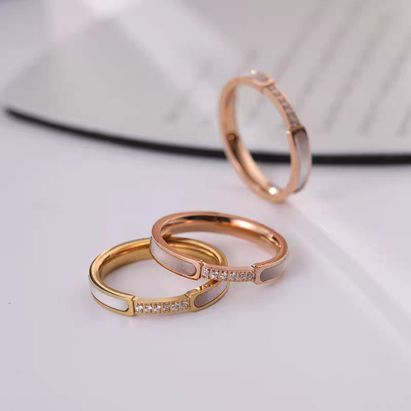 Damen Elegante Bandring mit Diamantakzenten Shop Nory