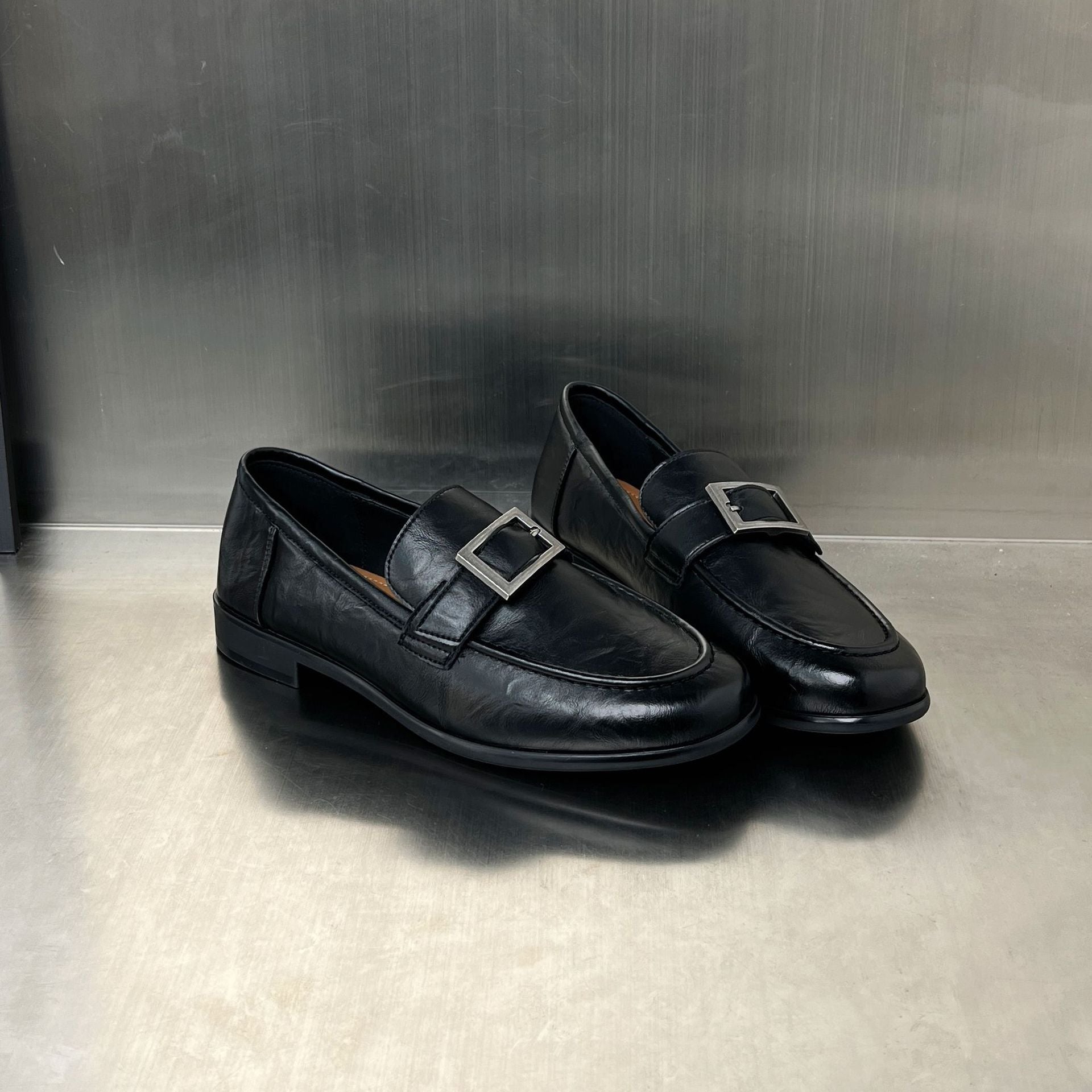 Damen elegante Mokassins mit modischer Schnallenverzierung