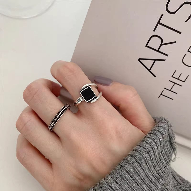 Damen moderner und eleganter Ring mit quadratischem Onyx Shop Nory