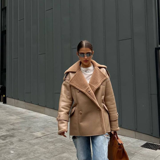 Damen Oversized Fliegerjacke aus Lammfellimitat mit Doppelreihiger Knopfleiste Shop Nory