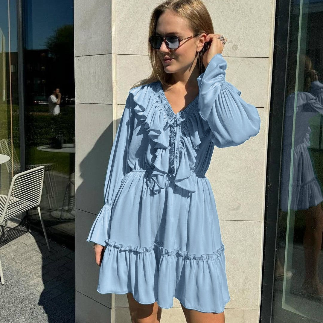 Damen Verspieltes Rüschen-Kurzkleid mit V-Ausschnitt, geraffter Taille und Stufensaum Shop Nory
