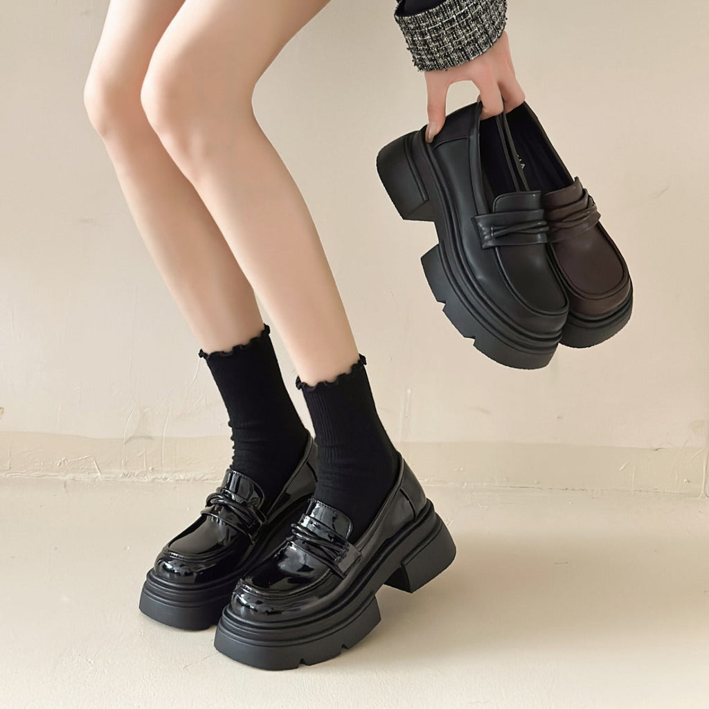 Damen Modische Loafers mit glänzender Oberfläche und robustem Plateau