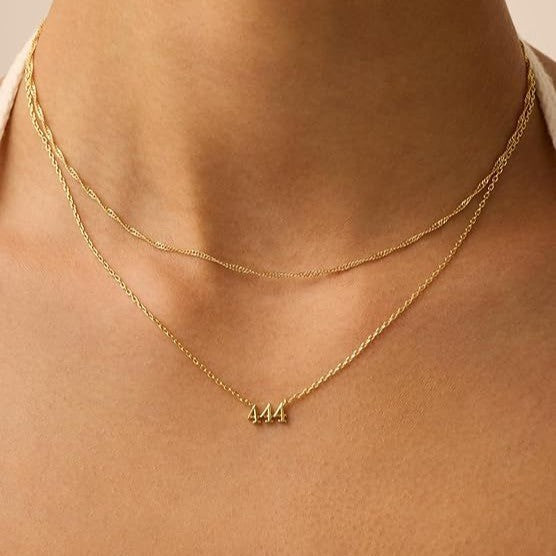 Damen mehrlagige Halskette mit individuellem Zahlenschmuck und eleganten Kettendesigns Shop Nory