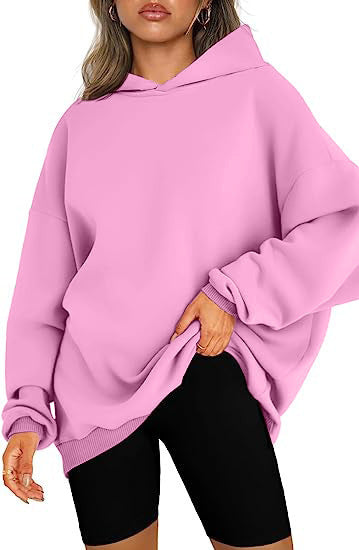 Damen nan oversized Kapuzenpullover im Boxy-Cut mit innen angerautem Fleece, überschnittener Schulter und verlängertem Rückenteil Shop Nory