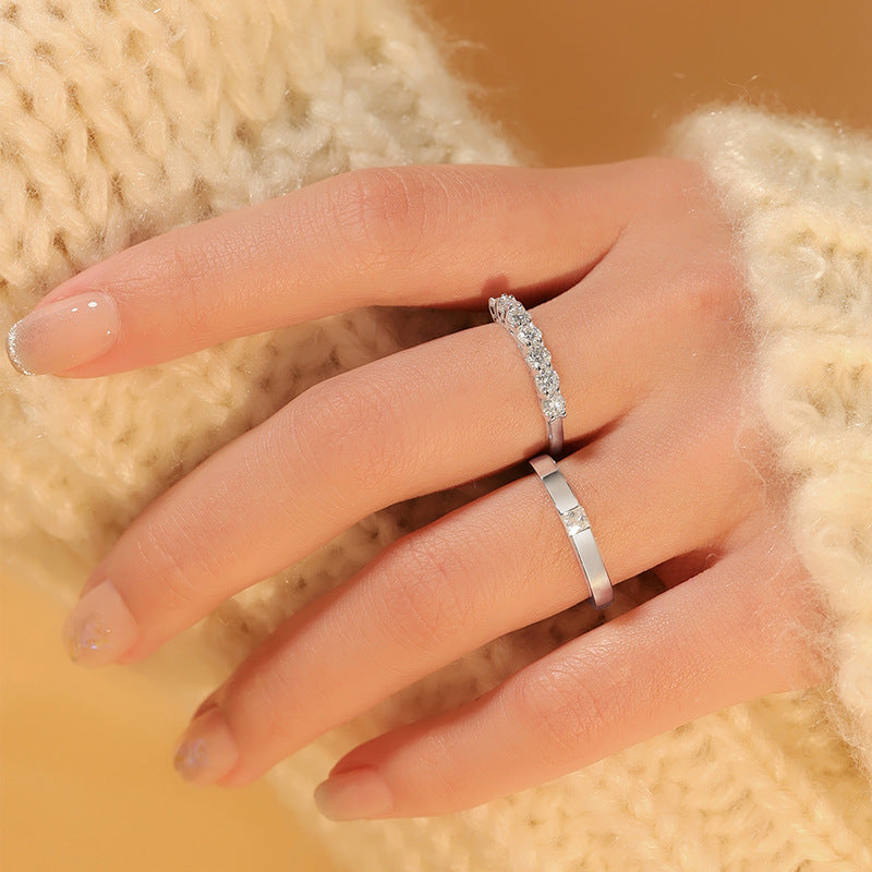 Damen minimalistischer Ring mit funkelnden Zirkonia Steinen Shop Nory