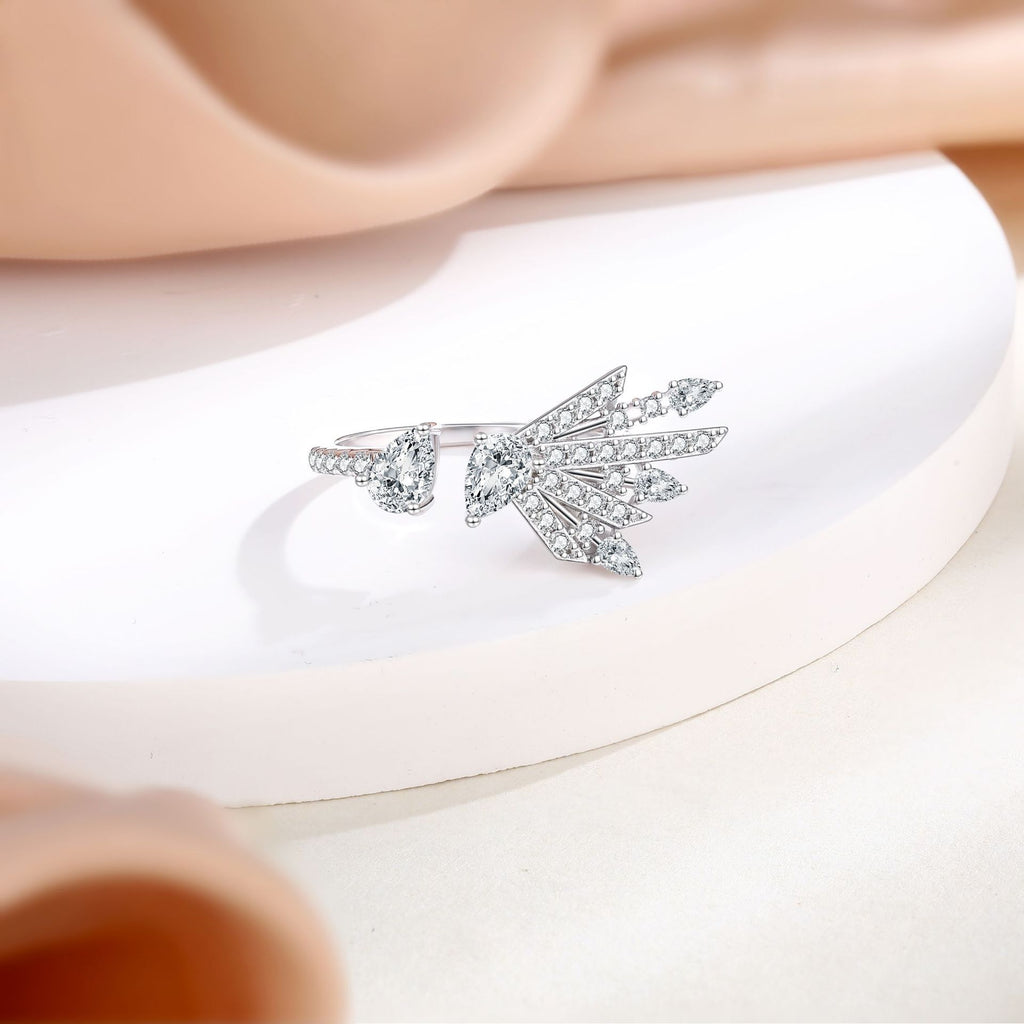Damen Designer-Ring mit funkelnden Kristallen und filigranem Blattdesign Shop Nory