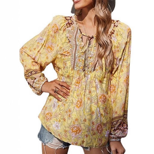 Damen Boho-Bluse mit floralem Print, V‑Ausschnitt mit Bindeband und Plissée-Details Shop Nory