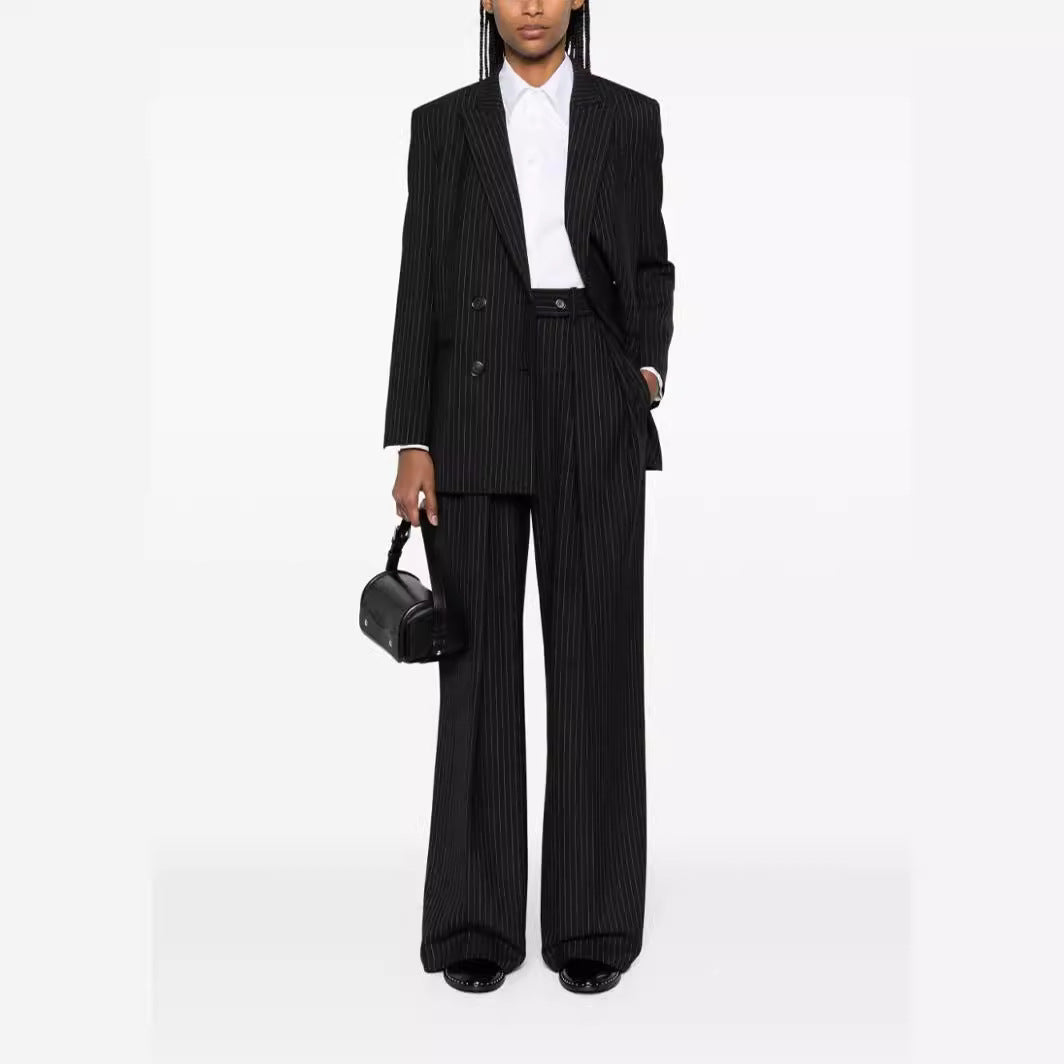 Damen Zweiteiliger Nadelstreifen-Anzug mit oversized Doppelreiher und weiten Bundfaltenhosen Shop Nory