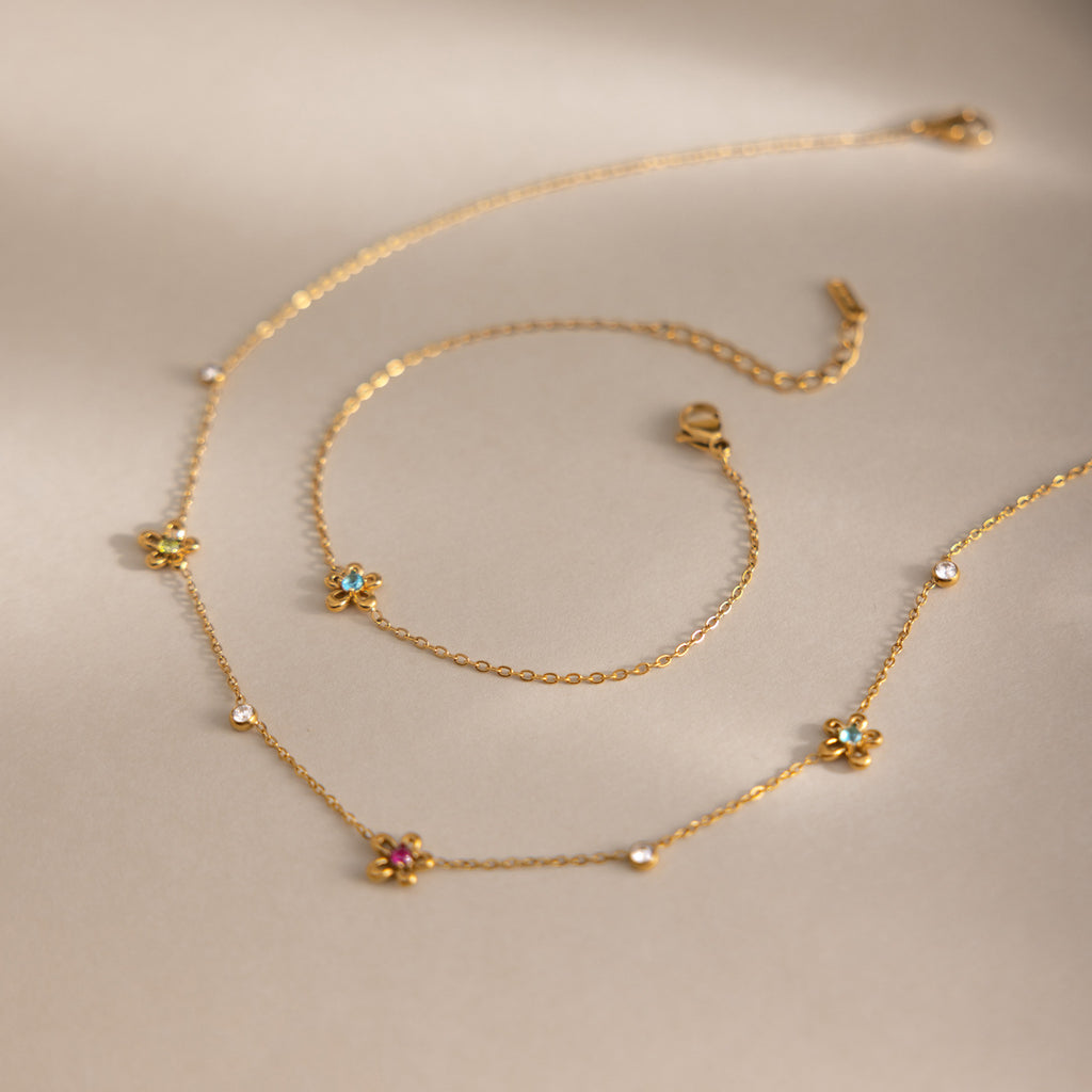 Damen Halskette mit floralen Anhängern und hypoallergener Edelstahlverarbeitung Shop Nory