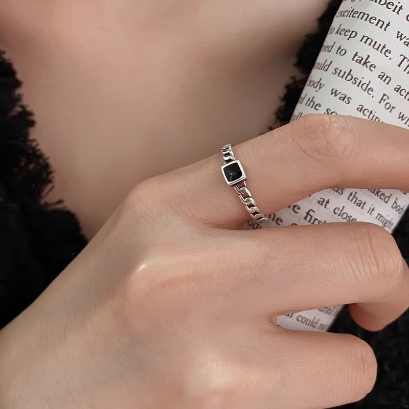 Damen zierlicher Silberring mit quadratischem Onyx-Element Shop Nory