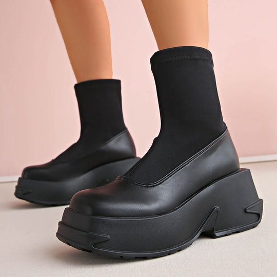 Damen Chunky Plateau‑Stiefelette mit elastischem Sock‑Schaft und skulpturierter Profillaufsohle Shop Nory