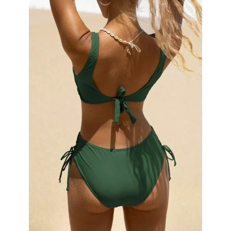Damen Hochgeschnittener Bikini mit raffiniertem Wickeldetail