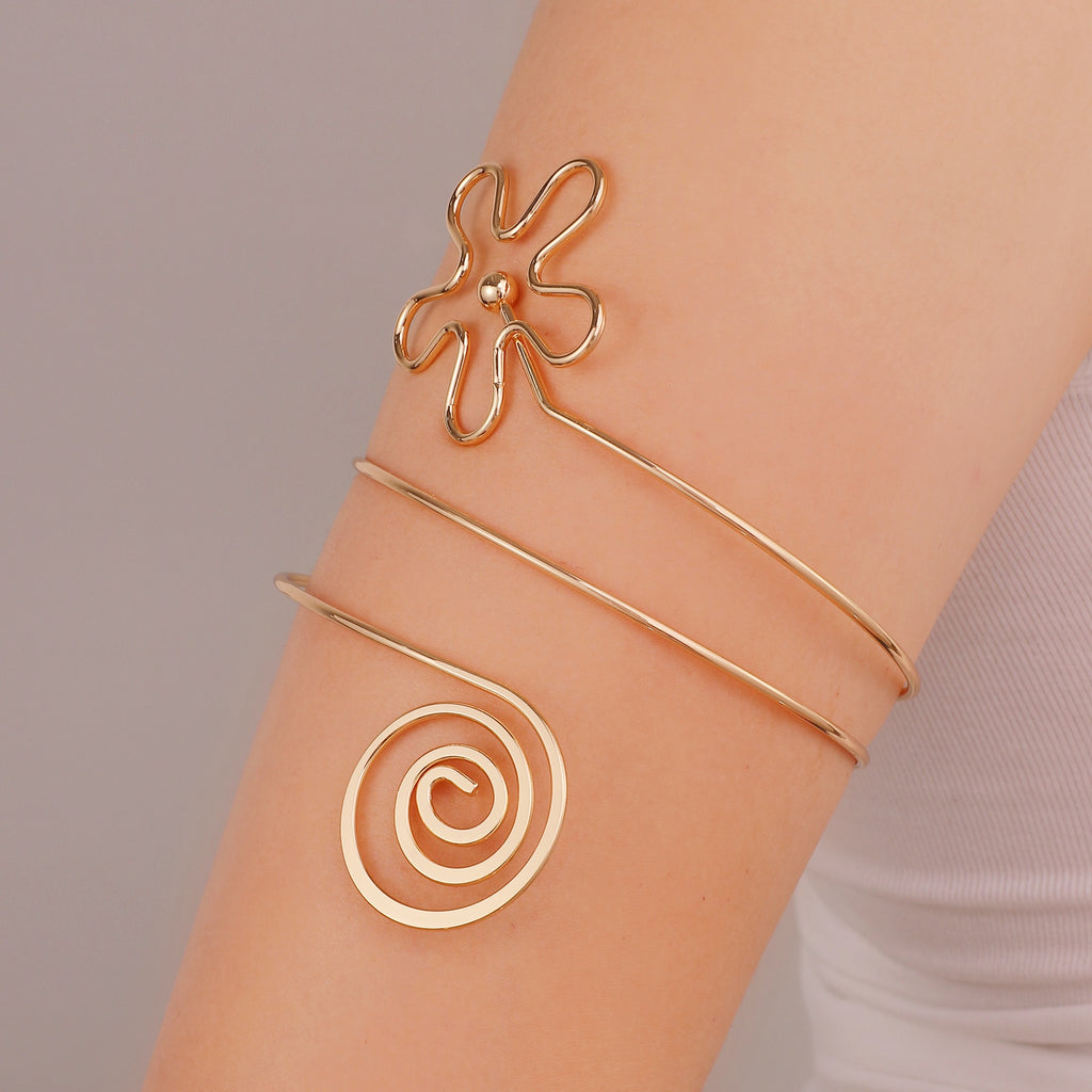 Damen Offener Armreif mit floralen Akzenten Shop Nory
