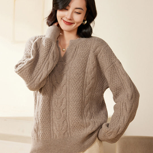 Damen Oversize Zopfstrick-Pullover mit V‑Einsatz und kaschmirähnlicher Weichheit Shop Nory