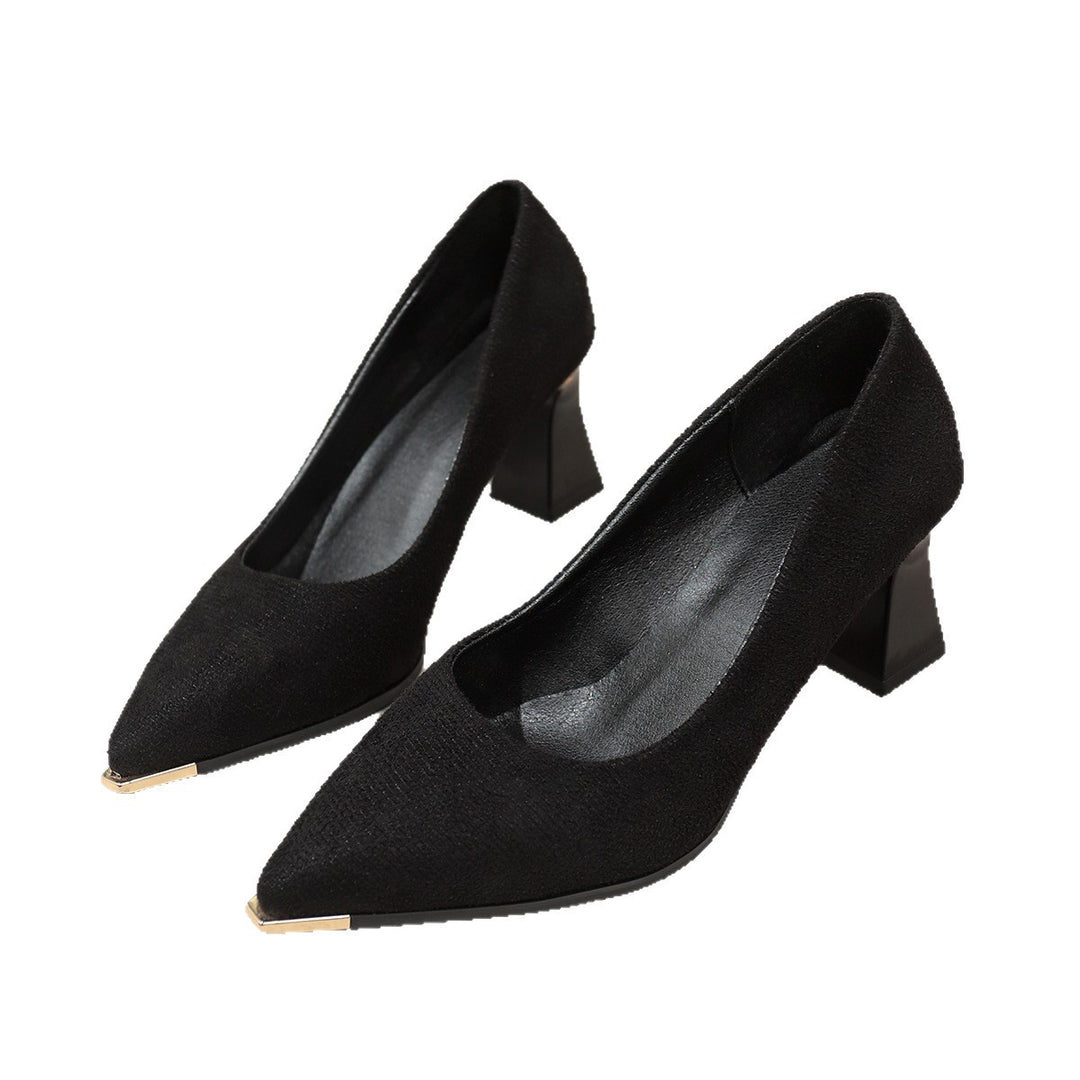 Damen Elegante spitz zulaufende Pumps mit strukturiertem Veloursobermaterial und skulpturalem Blockabsatz Shop Nory