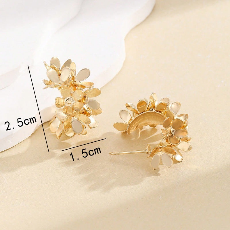 Damen Ohrstecker mit floralen, glitzernden Details Shop Nory