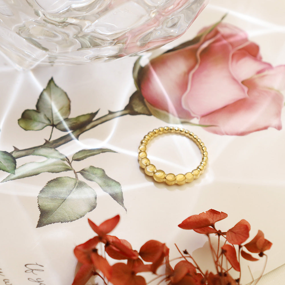 Damen zierlicher Ring mit strukturierten Kugel-Elementen Shop Nory