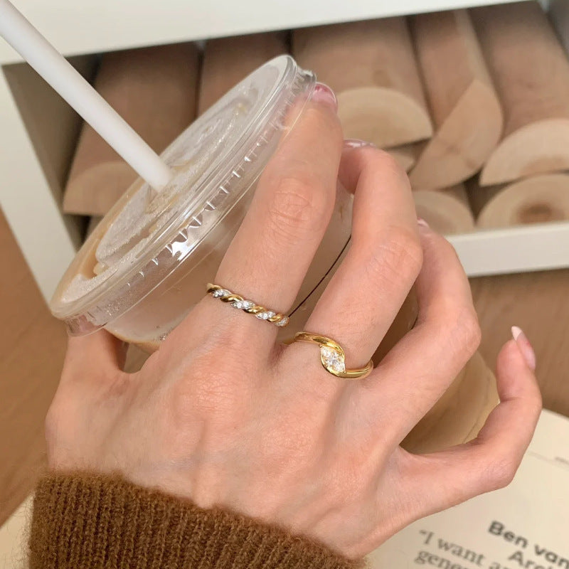 Damenring mit elegantem tropfenförmigem Zirkonia-Akzent Shop Nory