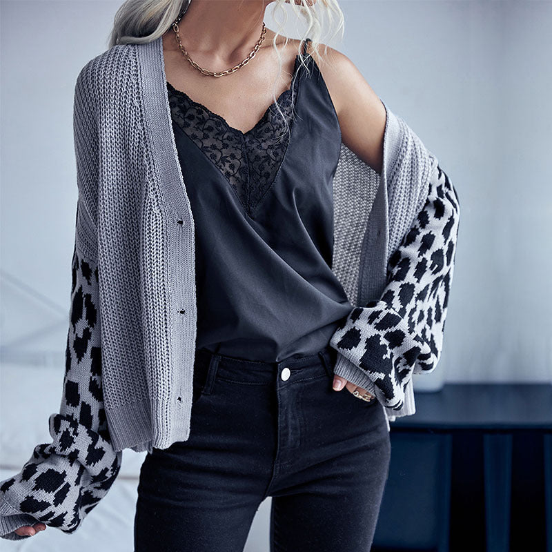 Damen Stilvolle Strickjacke mit Leopardenärmel Shop Nory