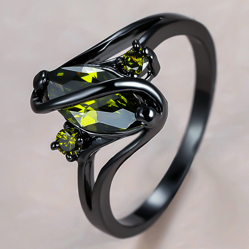 Damen Ring mit kunstvollem Zirkon-Einsatz und eleganter schwarzer Fassung Shop Nory