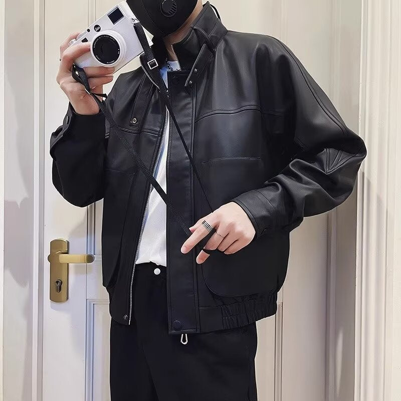 Herren Biker-inspirierte Kunstleder-Bomberjacke mit Stehkragen und elastischem Saum Shop Nory