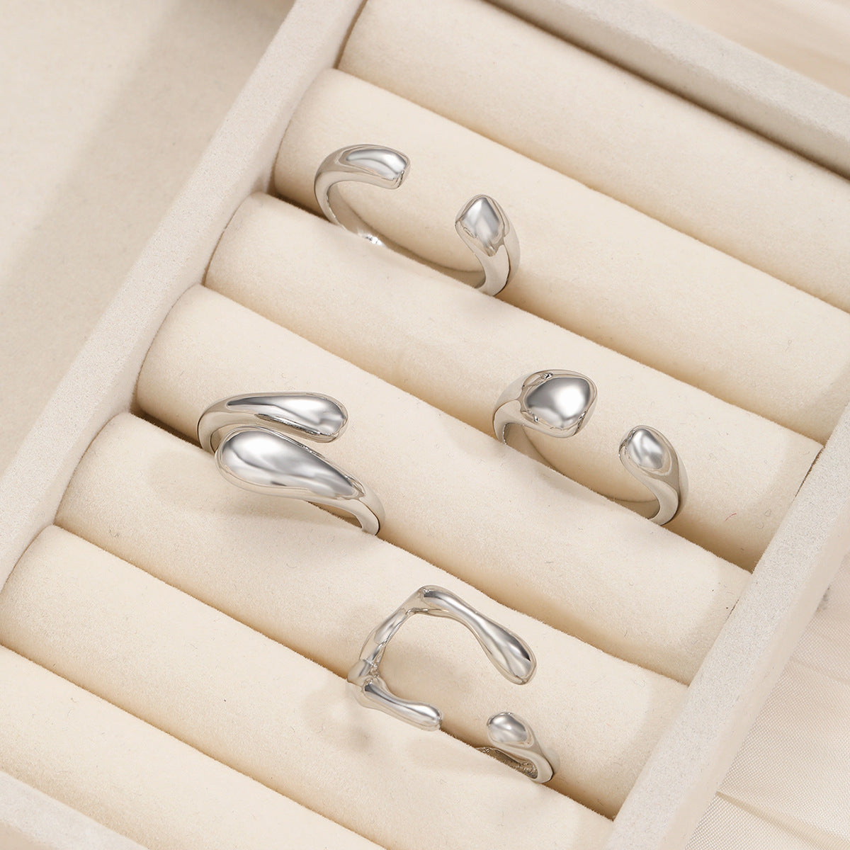 Damen Ring-Set mit einzigartigen skulpturalen Designs Shop Nory