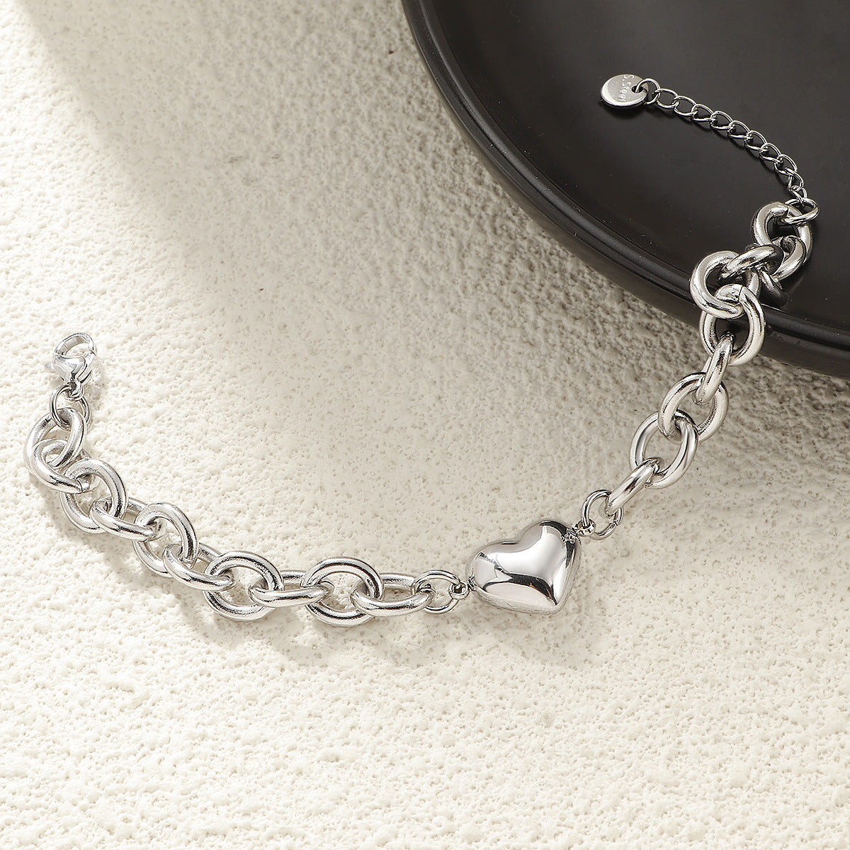 Damen modisches Armband mit herzförmigem Anhänger und robustem Kettenmuster Shop Nory