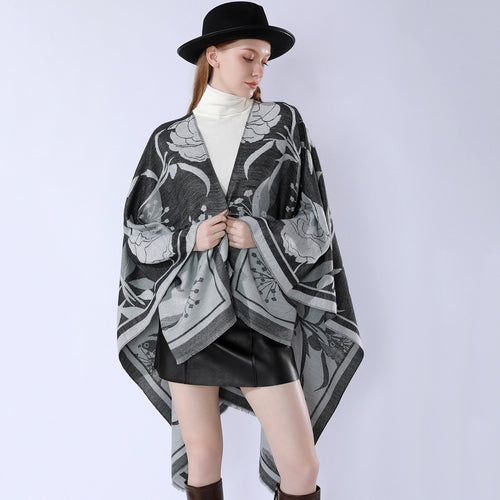 Damen Floraler Jacquard-Überwurf im kastigen Kimono-Fall mit feiner Fransenkante Shop Nory