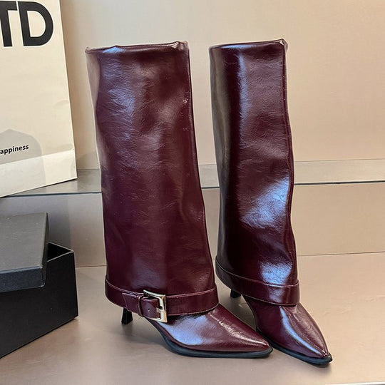 Damen Kniestiefel mit spitzer Zehenpartie, schlankem Schaft und dekorativer Schnallenapplikation Shop Nory