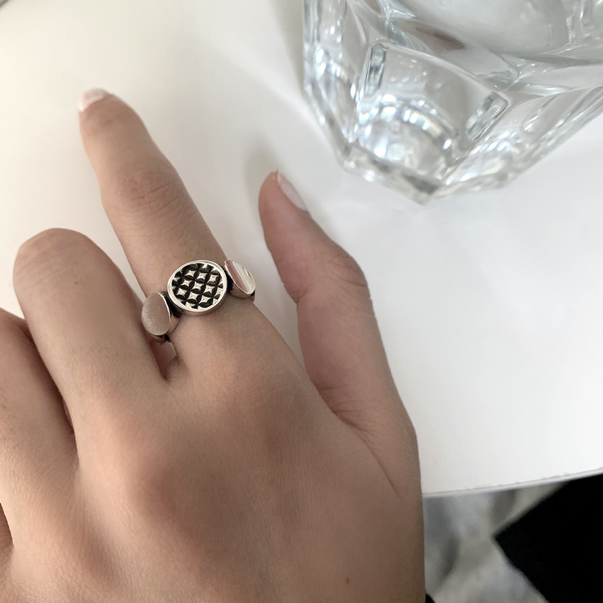 Damen Ring mit markantem Textur-Design Shop Nory
