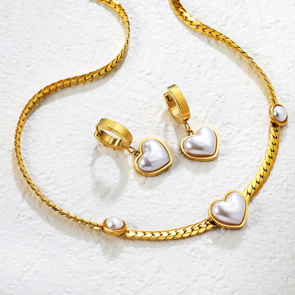 Damen Schmuckset mit herzförmigem Anhänger und eleganten Ohrsteckern Shop Nory