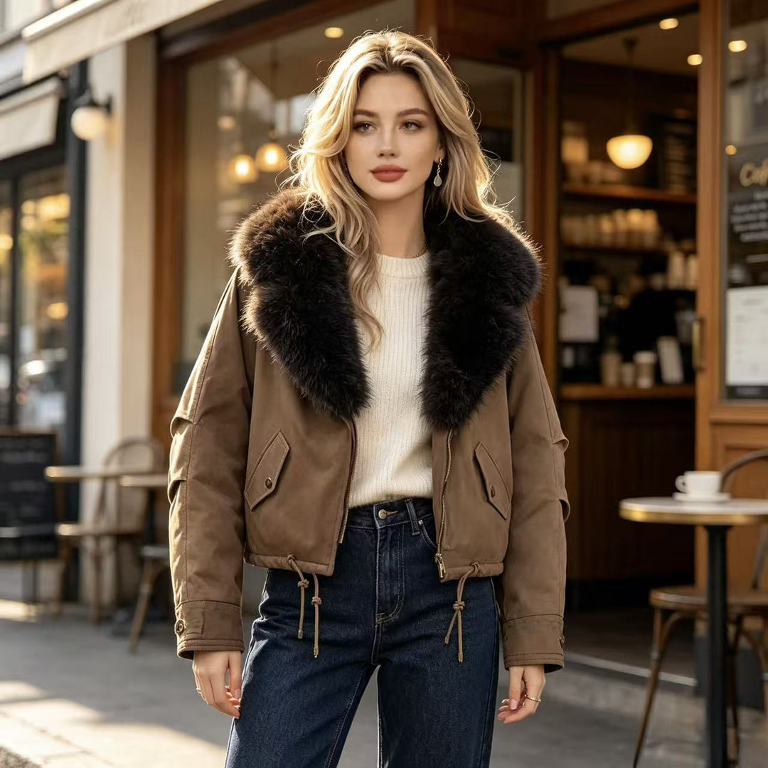 Damen nan kurze Bomberjacke mit voluminösem Kunstfellkragen, Kordelzugsaum und Pattentaschen Shop Nory