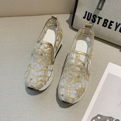 Damen Elegante Keil-Slipper mit transparentem Mesh, Paillettenstickerei und dämpfender Plateau-Sohle Shop Nory