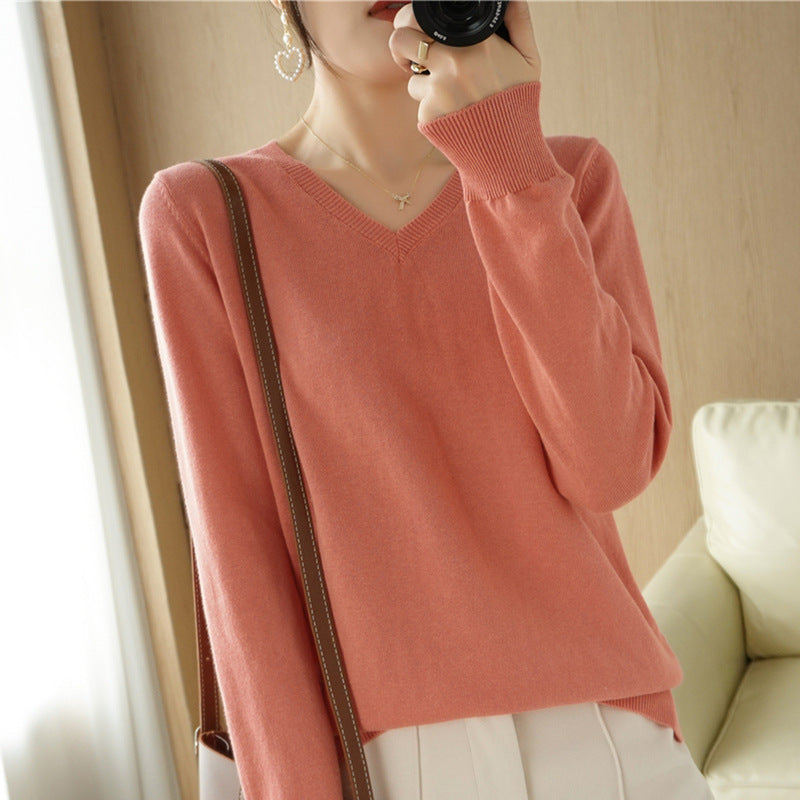 Damen Leichter V‑Ausschnitt Feinstrickpullover aus kaschmirweicher Baumwollmischung mit elastischen Rippbündchen Shop Nory
