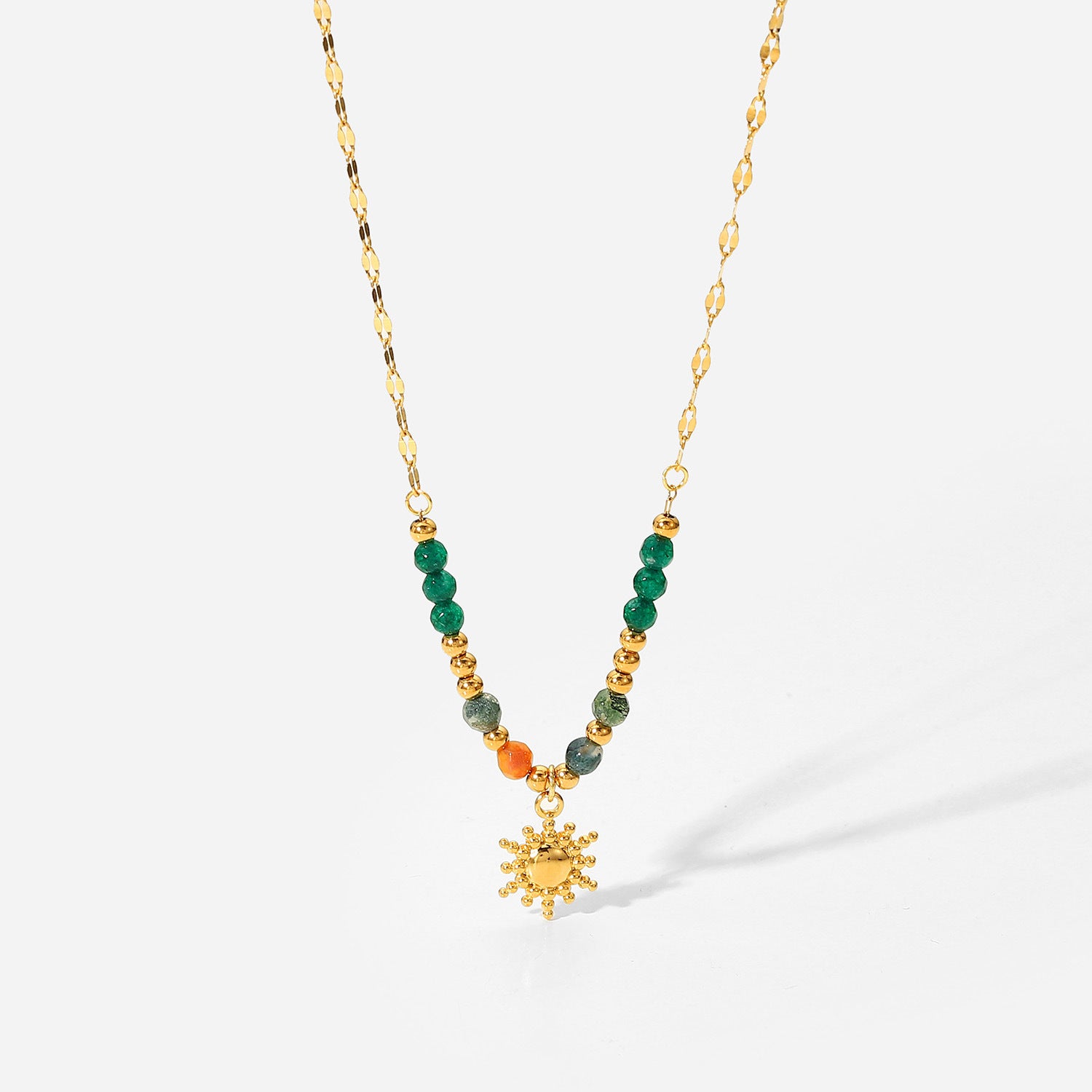 Damen Halskette mit bunten Natursteinen und verspieltem Sonnenanhänger Shop Nory