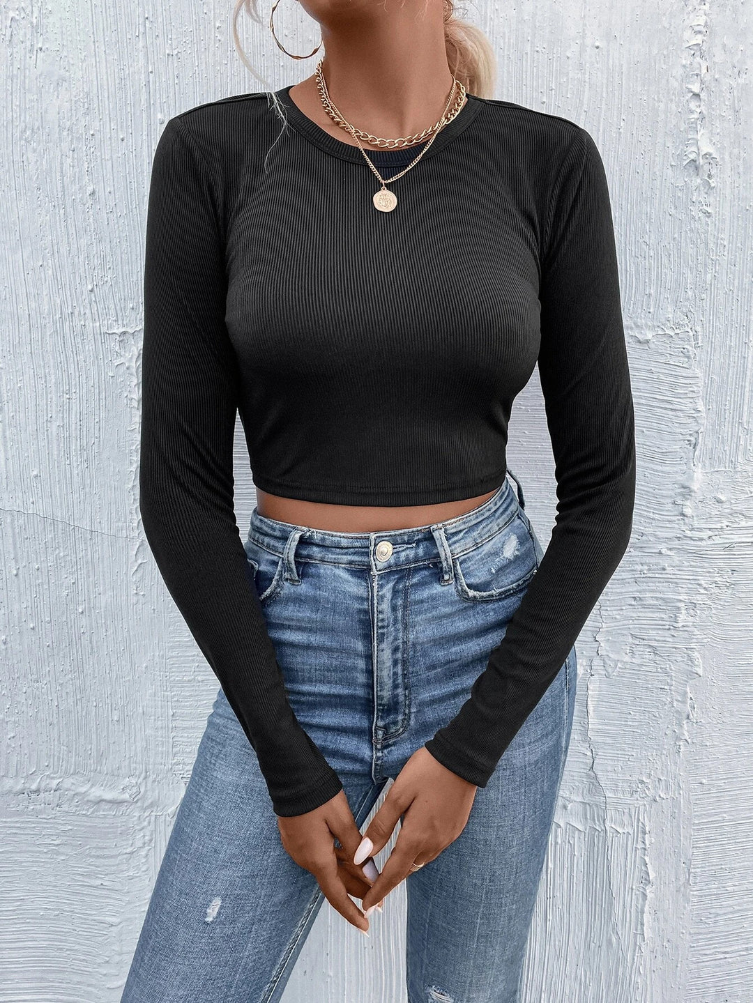 Damen figurnahes geripptes Crop-Longsleeve mit Rundhalsausschnitt und formstabiler Stretchfaser Shop Nory