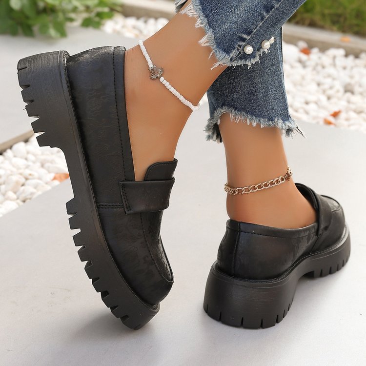 Damen Chunky Loafer mit profilierter Gummisohle und geprägtem Kunstleder Shop Nory