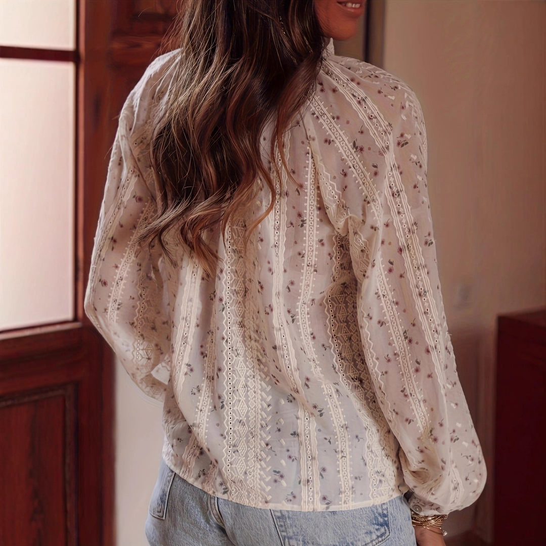 Damen Bluse mit feinen Spitzendetails und floralen Mustern