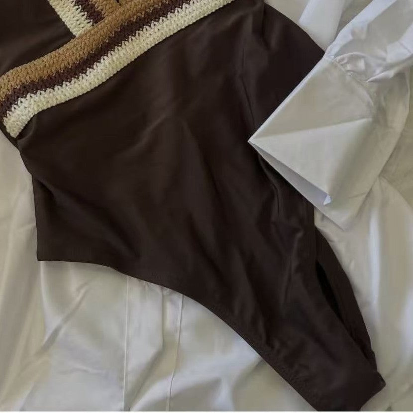 Damen Eleganter Einteiler-Badeanzug mit raffinierten Farbdetails