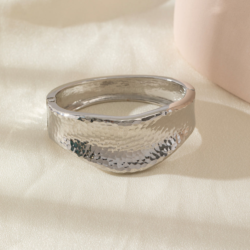 Damen Armreif mit modernem, strukturiertem Design Shop Nory