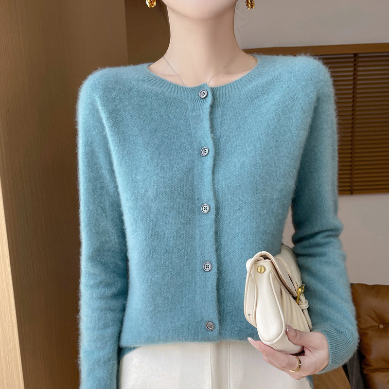 Damen Kuscheliger Kurzcardigan aus Mohair‑Mix mit feiner Schurwollstruktur und Perlmuttknopfleiste Shop Nory