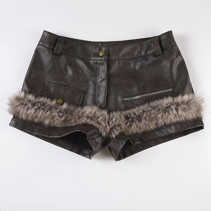 Damen Kunstleder-Shorts mit dekorativen Knopfdetails