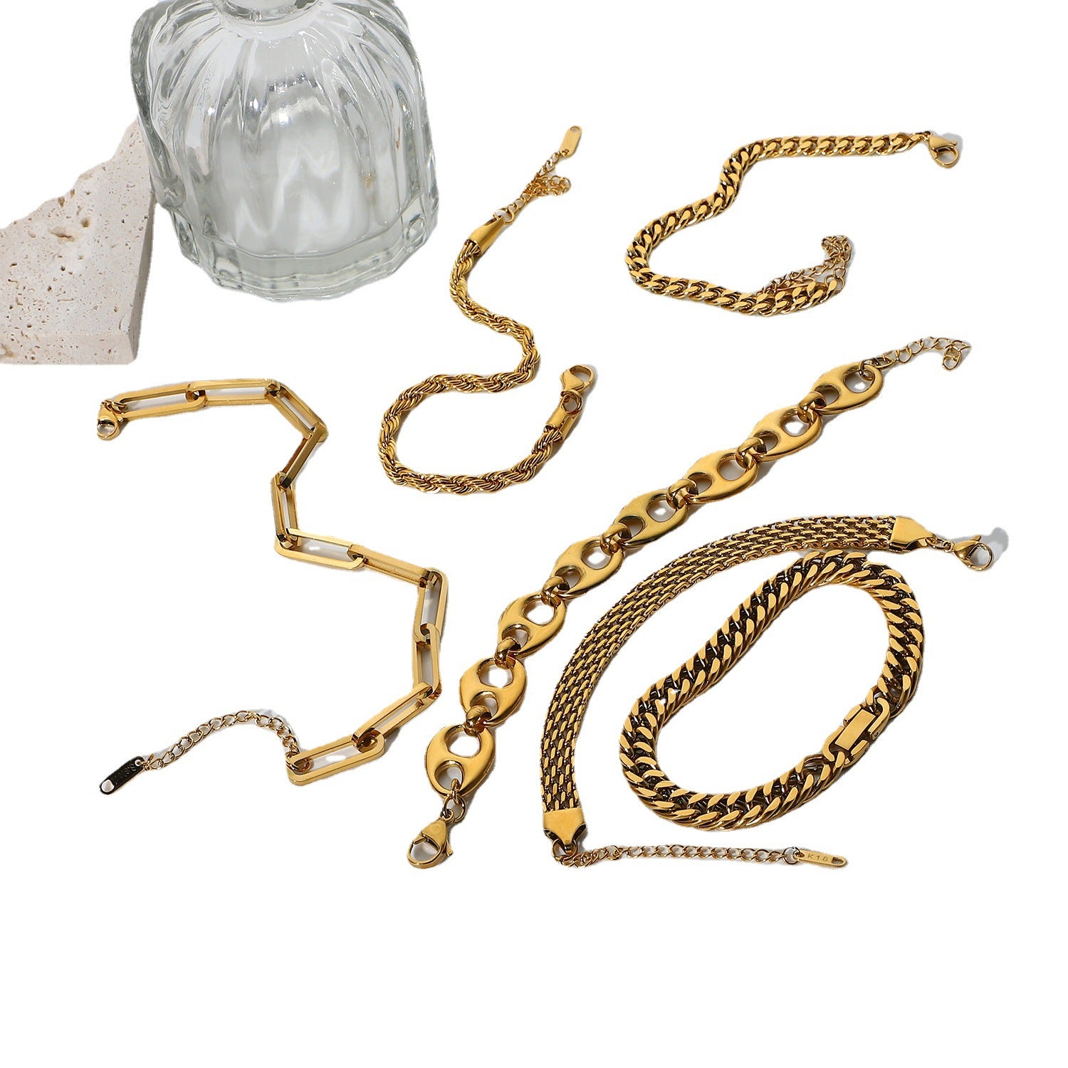 Damen Edelstahl Armband mit flexiblem Design und stylischer Kettenstruktur Shop Nory