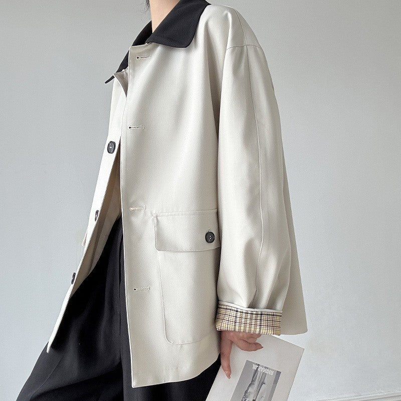 Damen Boxy Kurzjacke im leichten Trenchstil mit Kontrastkragen und kariertem Ärmelaufschlag Shop Nory
