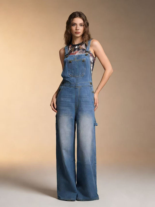 Damen Latzhose im lässigen oversized Schnitt mit funktionalen Seitentaschen