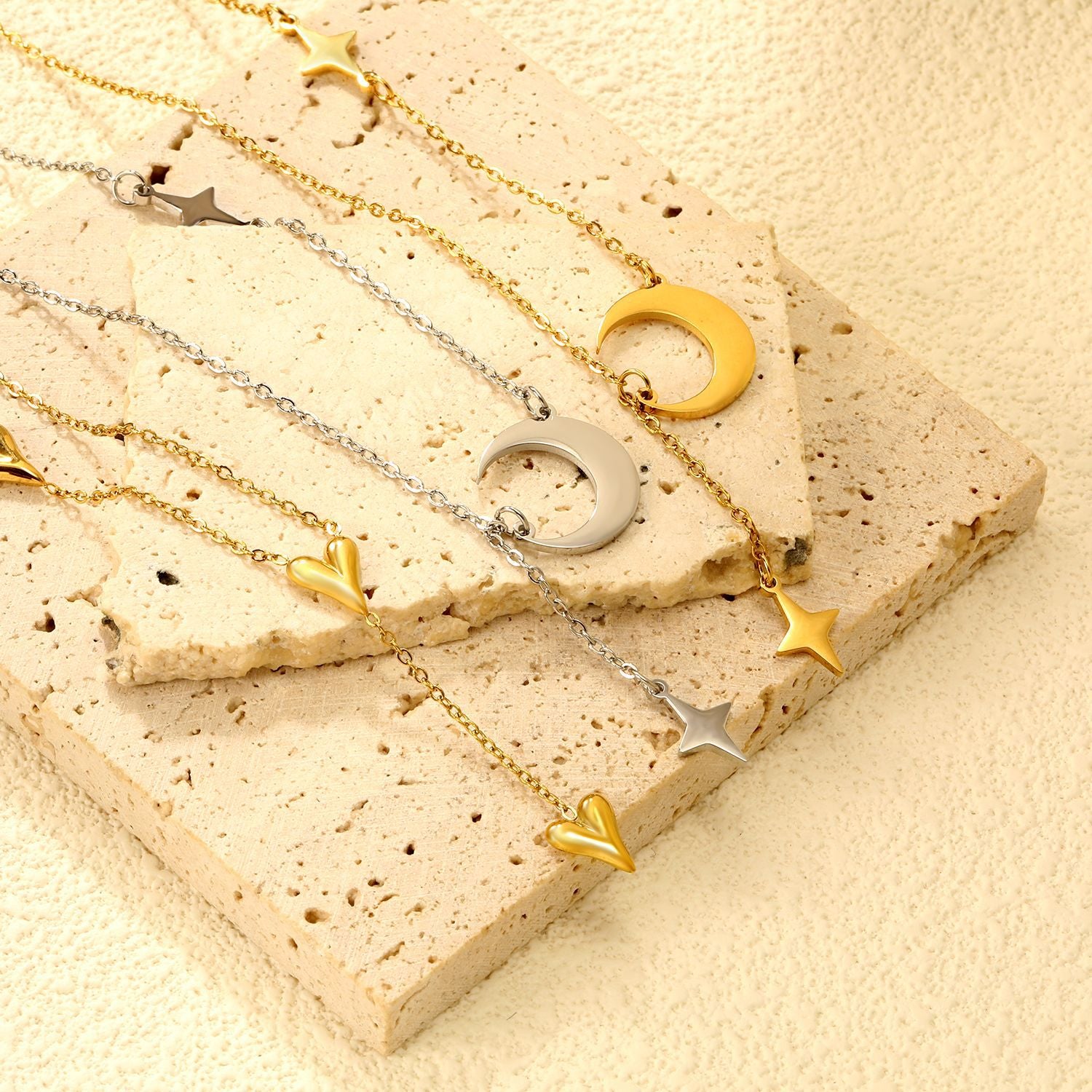 Damen Halskette mit herzförmigen Anhängern und verstellbarem Kettendesign Shop Nory