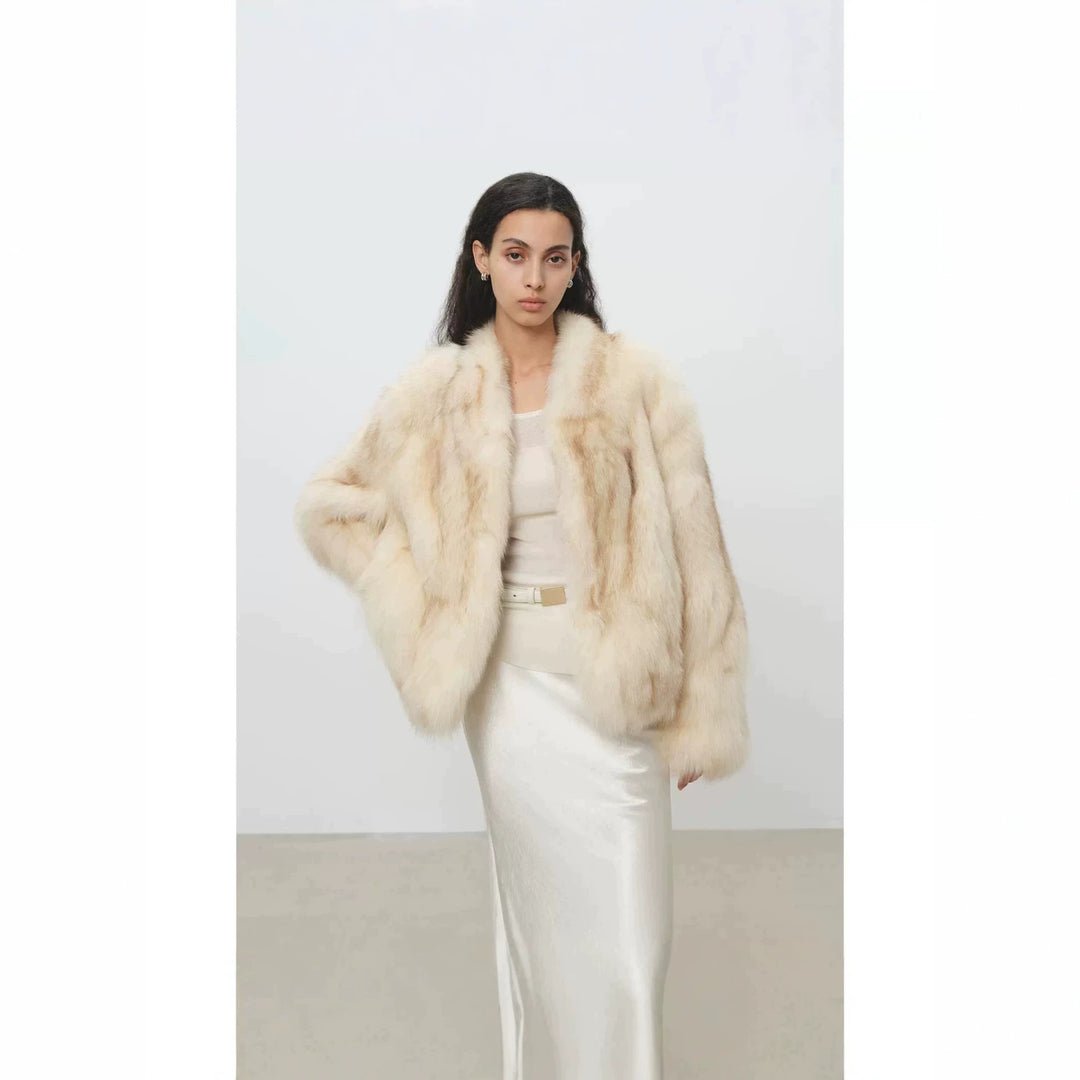 Damen Kurzmantel aus hochflorigem Kunstpelz mit tailliertem Boxy-Schnitt und voluminösem Schalkragen Shop Nory