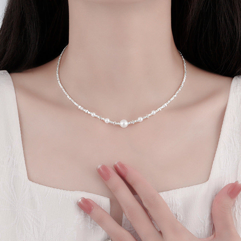 Damen Halskette mit edlen Perlen und stilvollen geometrischen Akzenten Shop Nory