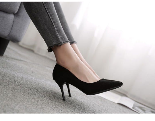 Damen Elegante spitz zulaufende Velours‑Optik Pumps mit schmalem Stiletto Shop Nory